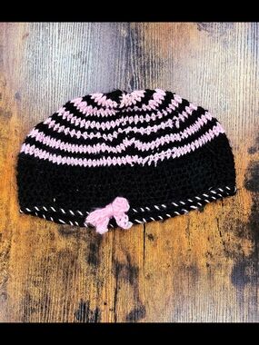 Striped Crochet Beanie with Pink Bow - Black & Pink